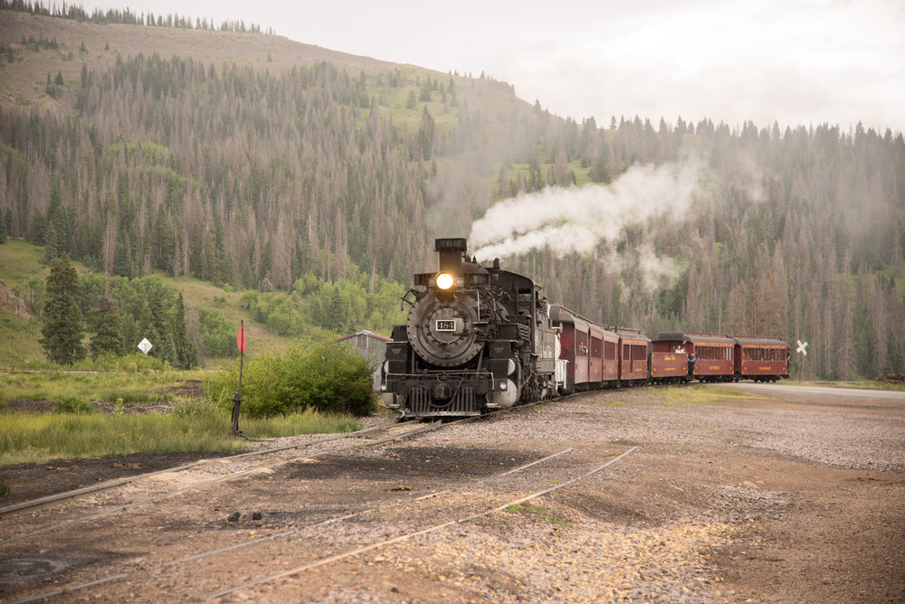 42  484 is almost to the top as it slows for the stop at Cumbres.jpg