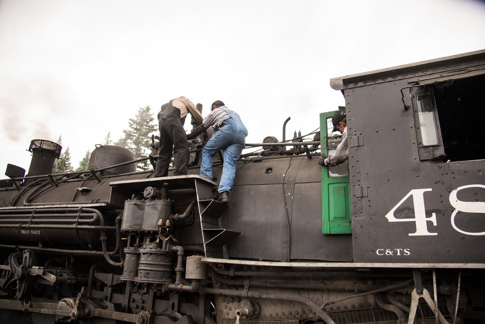 44 The engine crew are working to get the linkage back together.jpg