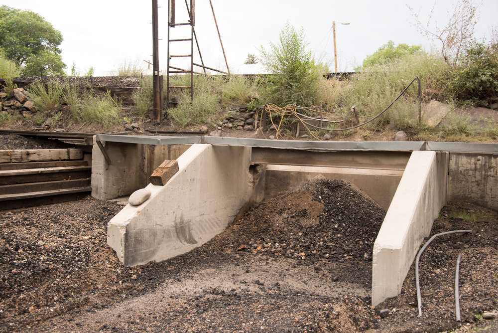 Chama yard ash pit to front.jpg
