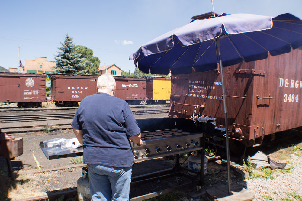 16 Thursday of each work session is a popular day at the kitchen car, hamburgers are serverd.jpg