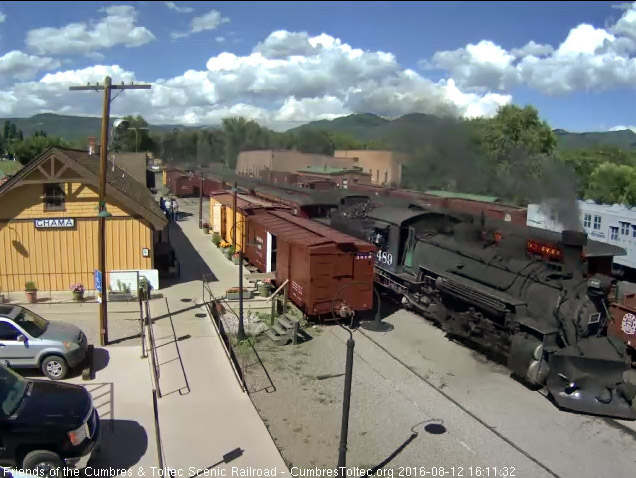 8.12.16 489 comes past the depot as we have a more open shot with the RPO gone for the moment.jpg