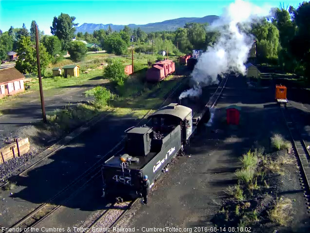 8.14.16 487 backs down the main toward the coal dock lead switch.jpg