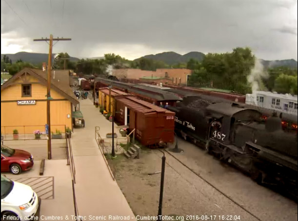 8.17.17 The 487 comes by the depot as the engineer watches for his stop signal.jpg