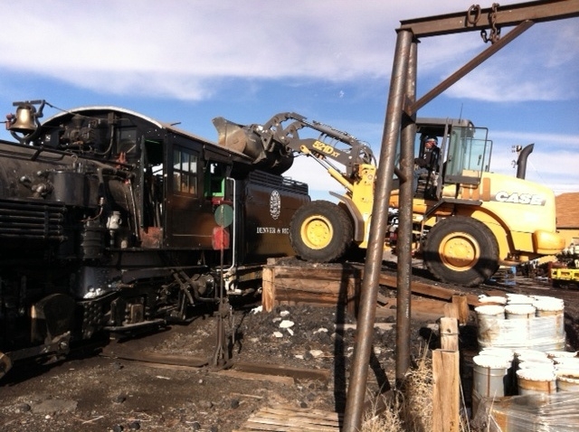 Loading coal in 463's Tender 3-12-13.JPG