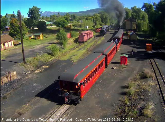 8.28.16 The Colorado passes the tipple with an empty platform.jpg