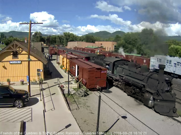 8.28.16 487 passes the depot as it slows.jpg
