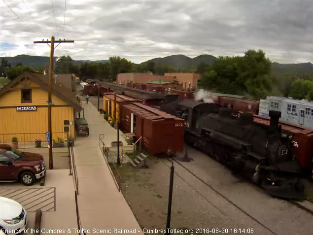 8.30.16 The 489 passes the depot under an overcast sky.jpg