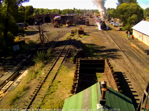 8.31.16 The 484 gives some nice smoke on departure.jpg