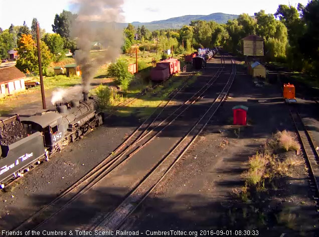 9.1.16 487 gets coal loaded into its bunker.jpg