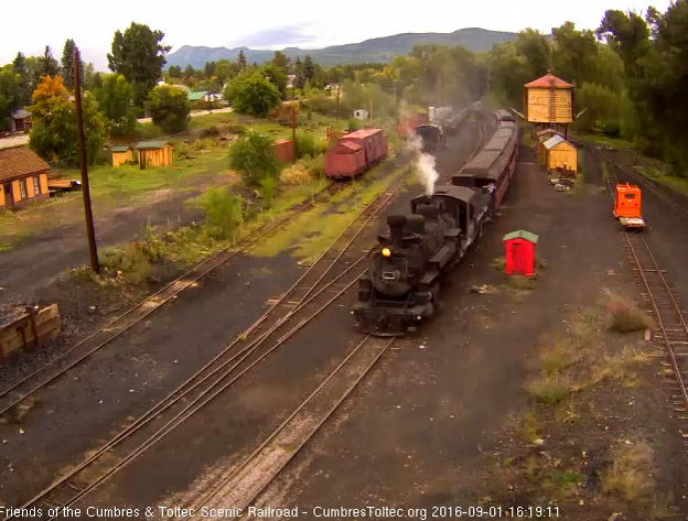 9.1.16 484 brings train 215 into Chama.jpg
