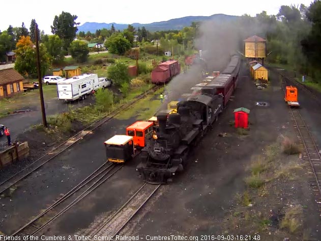 9.3.16 484 brings the 8 car 215 by the parked speeders.jpg