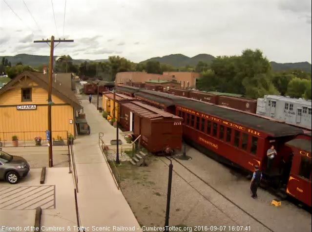 9.7.15 The conductor moves away after dropping the step box and we see the flat roofed Phantom.jpg