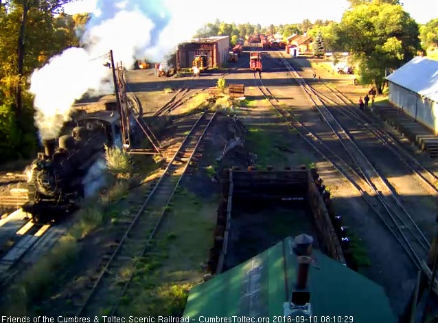 9.10.16 484 has now come out to the pit to begin its day.jpg
