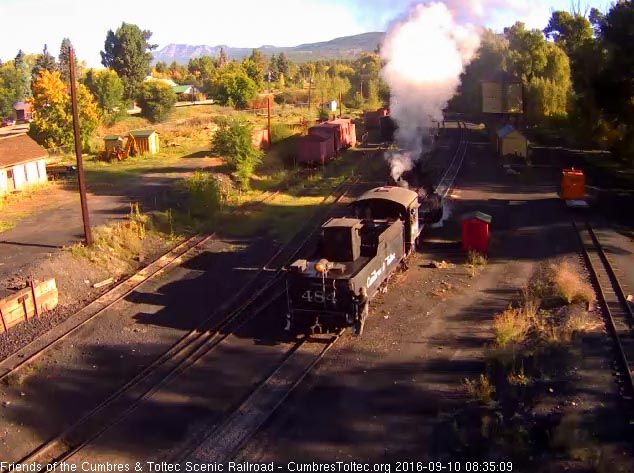 9.10.16 484 now backs down the main to get to the coal dock lead.jpg