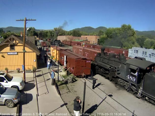 9.10.16 489 brings the consist back from the wye.jpg