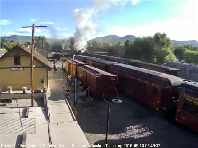 9.13.16 484 comes out of south yard with the repainted coach and 2 flat roof ones.jpg