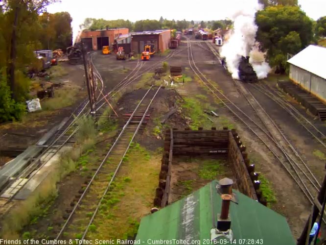 9.14.16 Bathed in steam 463 moves into the coal dock lead.jpg