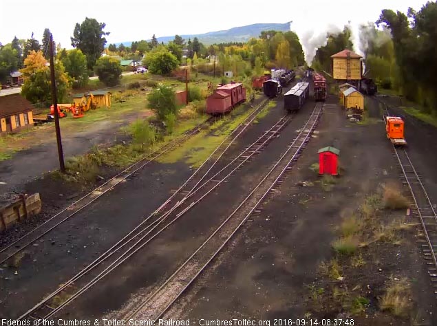 9.14.16 The student train is passing the waiting 487.jpg