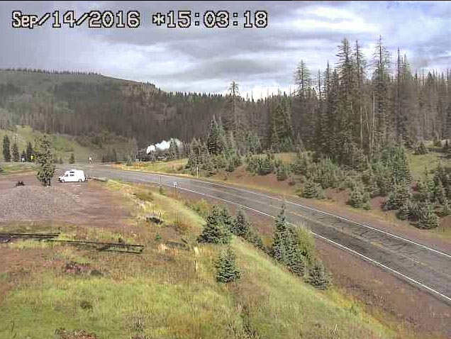 9.14.16 484 is blowing for route 17 at Cumbres as it brings 215 in.jpg