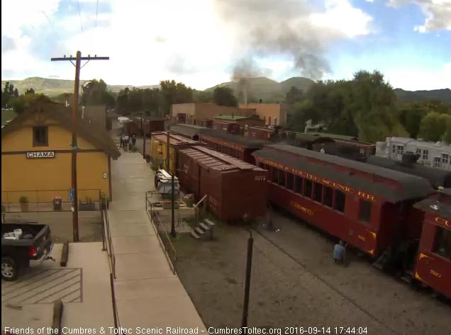9.14.16 463 comes back from the wye with the student freight.jpg