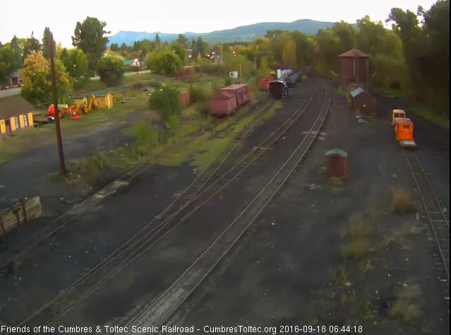 9.18.16 487 mst be doing early switching since the stock cars are gone from north yard.jpg