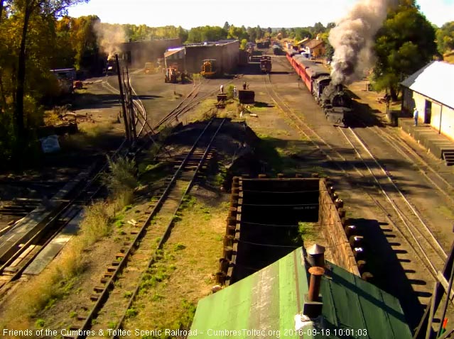 9.18.16 487 gets 216 moving as it passes the wood shop.jpg