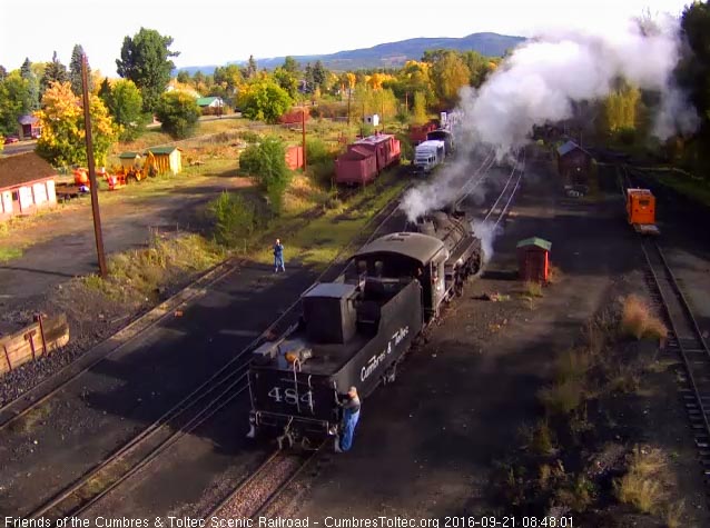 9.21.16 484 backs down the main toward the coal dock lead.jpg