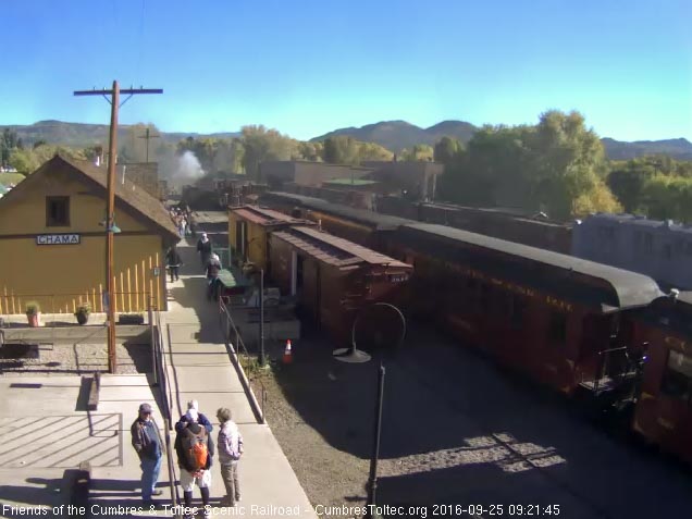 9.25.16 487 now pulls the open gon and a caboose away from the train_.jpg