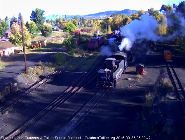 489 backs down the main as it heads to the coal dock.jpg