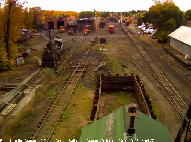 10.2.16 Goose 5 has unloaded at the depot as 489 comes out.jpg