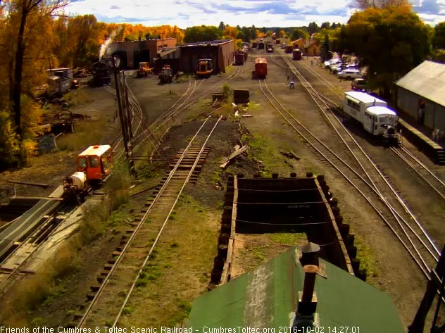 10.2.16 Goose 5 now pulls forward to clear the switch into the depot track.jpg