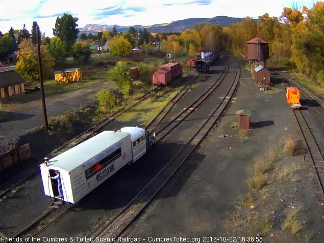 10.2.16 Goose 5 heads up the bypass track through north yard.jpg