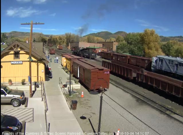 10.4.16 489 is back from the wye using the bypass track.jpg