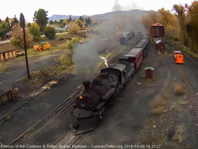 10.8.16 487 comes into Chama with an 11 car 215.jpg