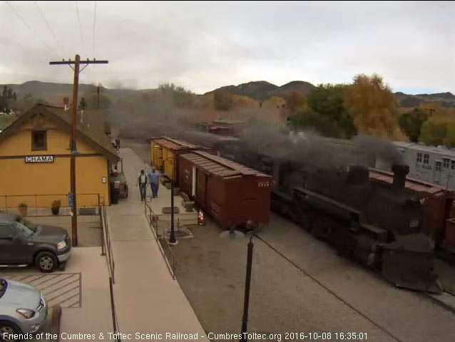 10.8.16 487 is by the depot as it slows.jpg
