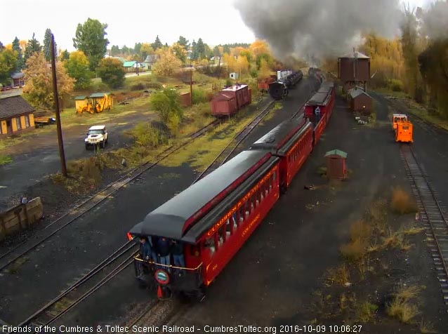 10.9.16 The Colorado is by the tipple and we see the conductor acknowledge a good running brake test.jpg