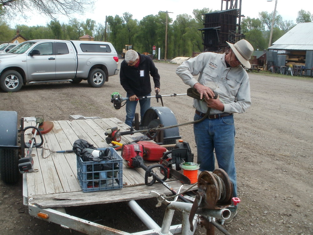 2017 May 25 Eddie Carroll and Cloy Richards Landscaping at Chama depot.JPG