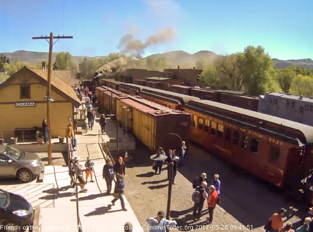 5-28-17 There are 2 flat roof coaches on today's train, must have left one on last evening.jpg