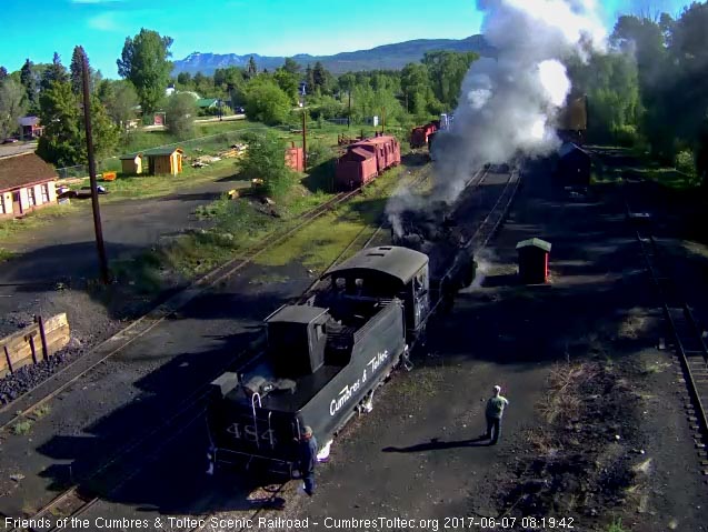 6-7-17 484 backs down the main toward the coal dock lead.jpg