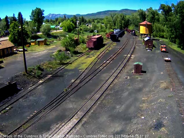 6-14-17 The student freight returns to Chama with 489 and 8 cars.jpg