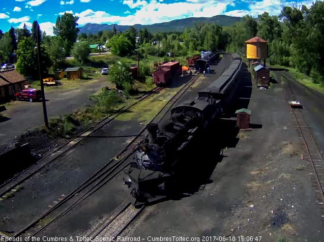 6-18-17 489 comes up to the tipple with its 7 car train.jpg