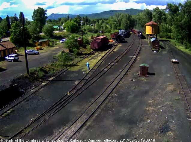 6-20-17 489 brings an 8 car 215 into Chama.jpg