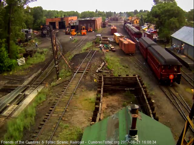 6-21-17 Parlor Colorado is on the markers as we see a group of Friends waving from the wood shop.jpg