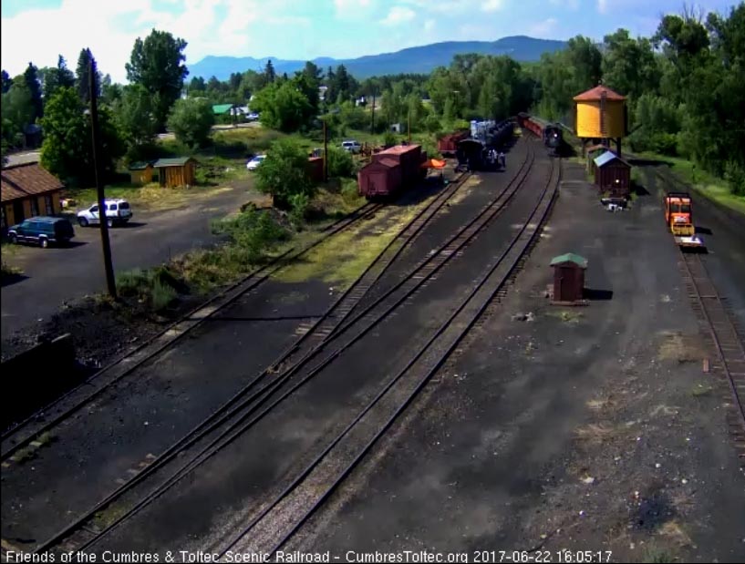 6-22-17 487 brings the 7 cars 215 into Chama.jpg