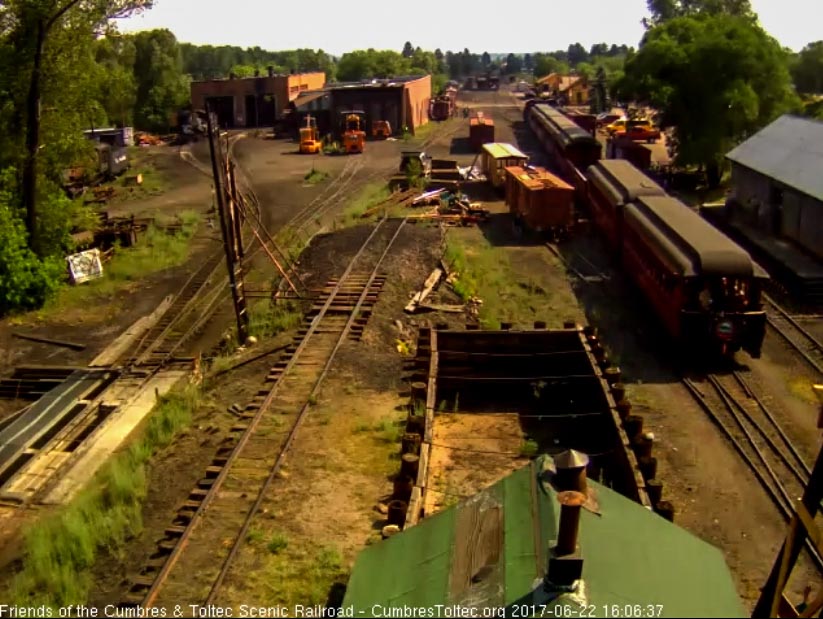 6-22-17 Parlor Colorado is on the markers with the 'waver' standing on the platform.jpg