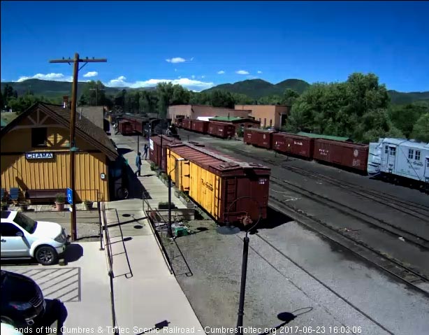 6-23-17 489 comes up to the depot.jpg