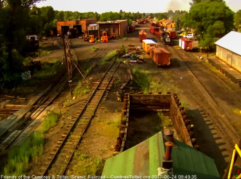 6-24-17 After the road crew took over, the 463 went into south yard to retreive a 4th coach.jpg