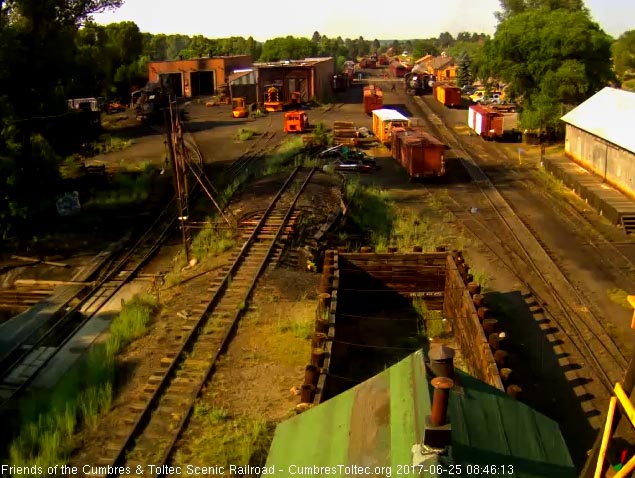 6-25-14 The hostlers are turning the 489 over to its road crew.jpg