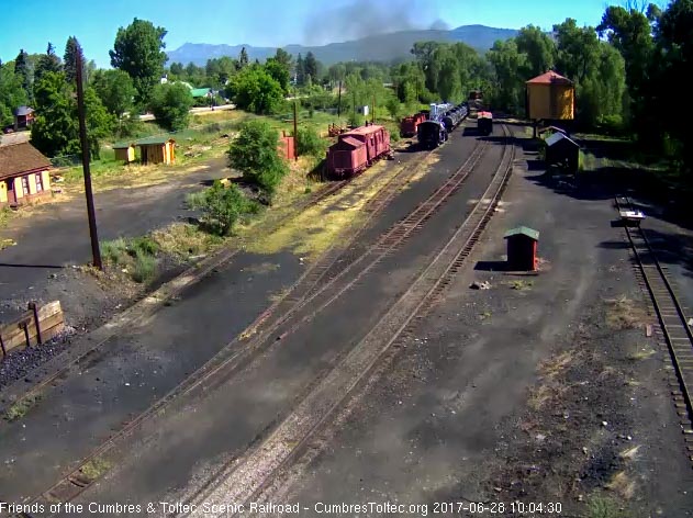 6-28-17 Last cars round the curve north of town.jpg