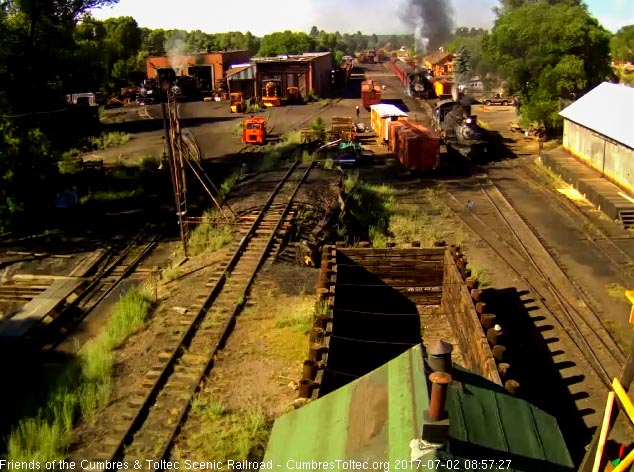 7-2-17 The 463 has moved the 8 car train 216 into load position.jpg